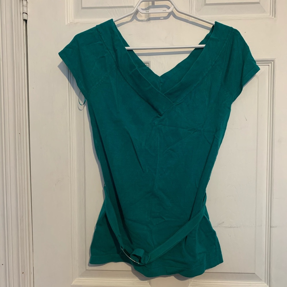 Le chateu knitted V-neck with belt